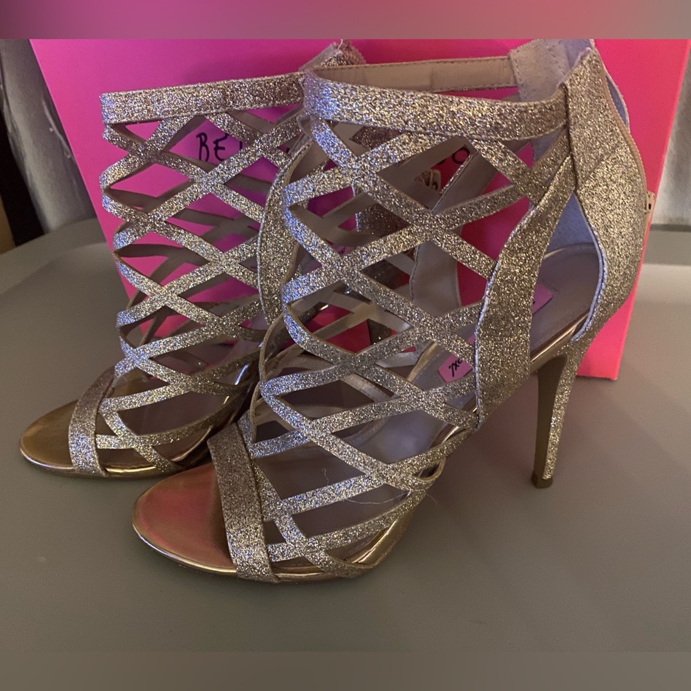 Betsy Johnson, gold, 8.5